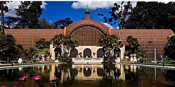 Botanical building header.jpg