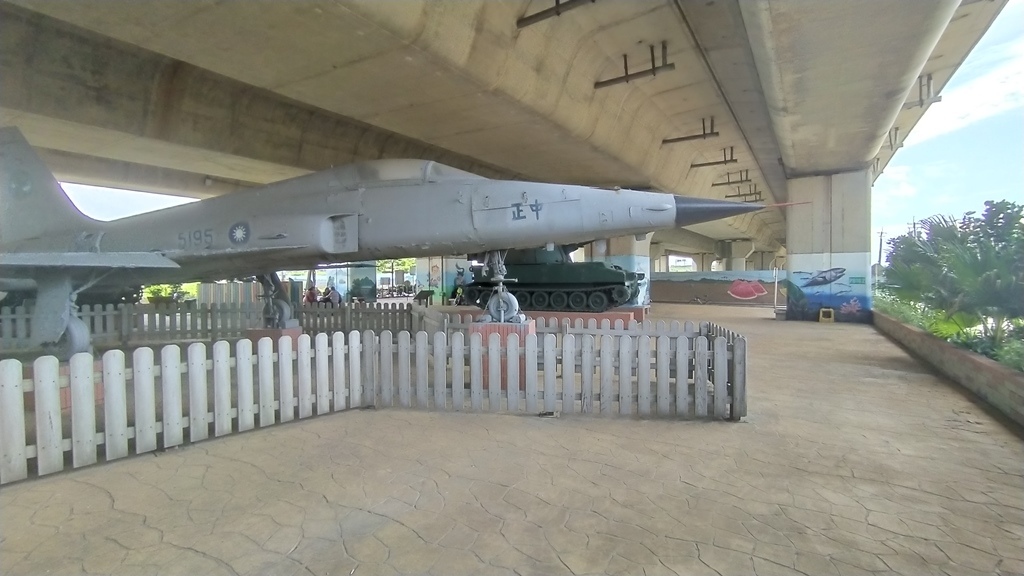 圳頭軍史公園-F5E戰鬥機3.jpg