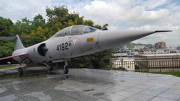 新北市武器公園-F104戰鬥機2.jpg