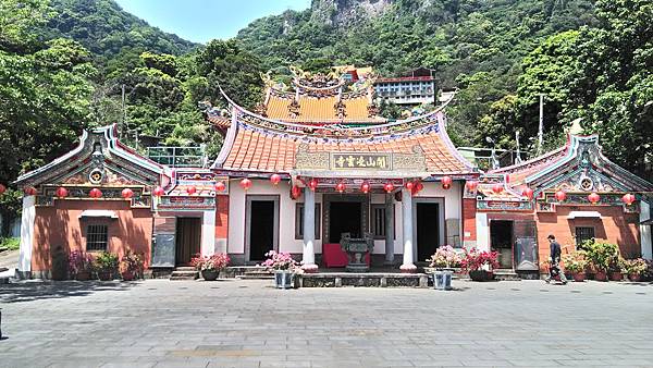 五股開山凌雲寺2-廟宇.jpg