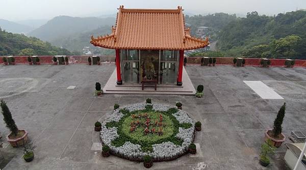 五股凌雲禪寺6-萬字法輪.jpg