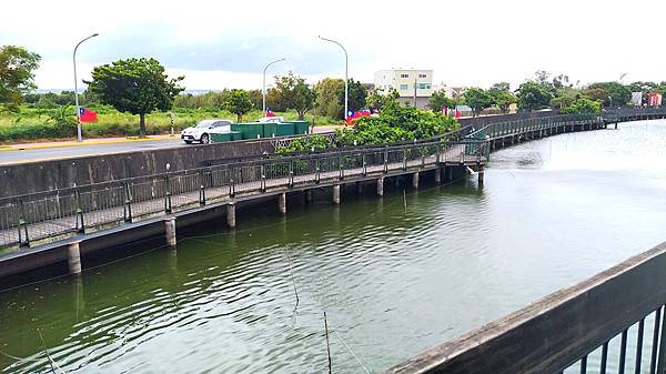 水岸步道.jpg