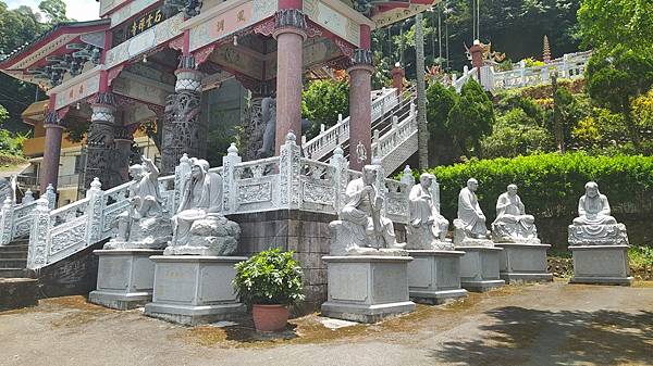 石雲禪寺14-羅漢像雕塑1.jpg