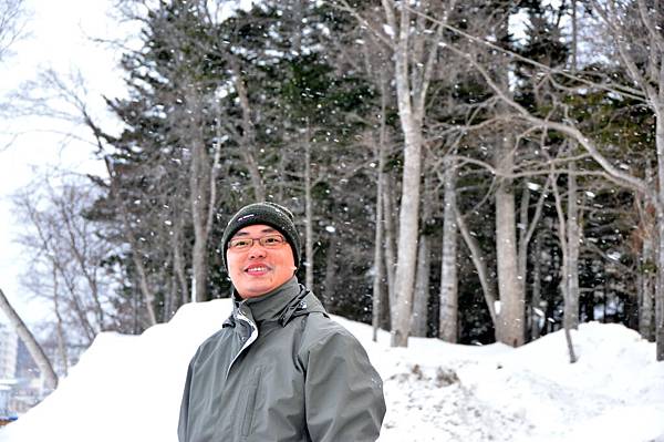 開始飄雪囉~~