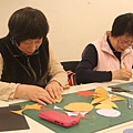 105/01/18 志工培訓課程-七彩手工紙花燈製作