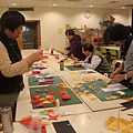 105/01/18 志工培訓課程-七彩手工紙花燈製作