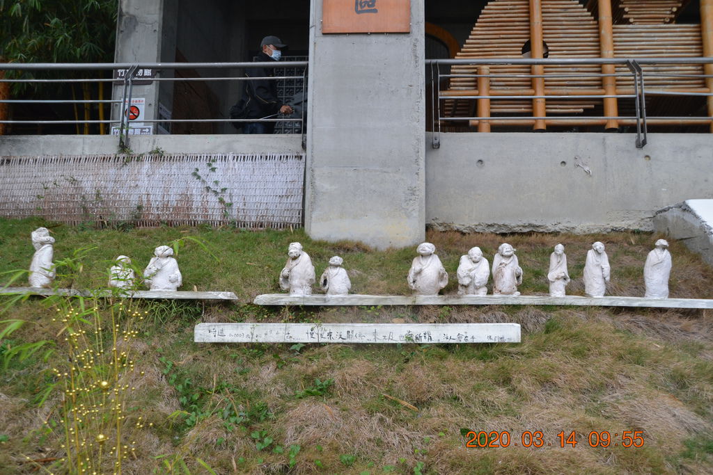 DSC_0049.JPG DSC_0049.JPG