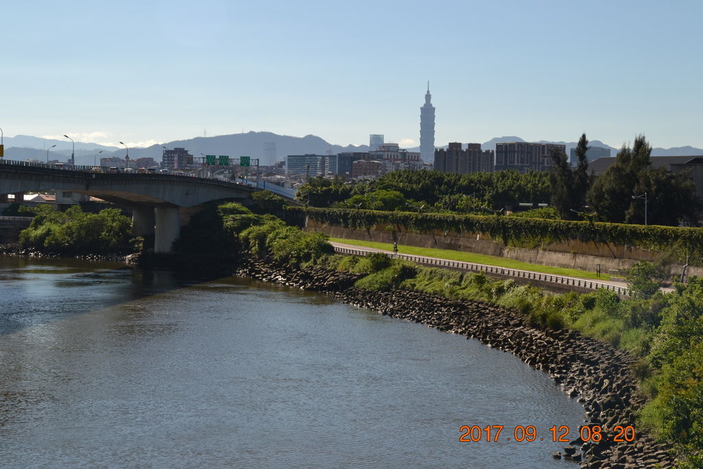 DSC_0035.JPG DSC_0035.JPG