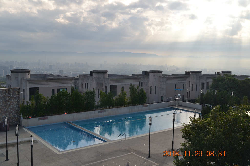 DSC_0112.JPG DSC_0112.JPG