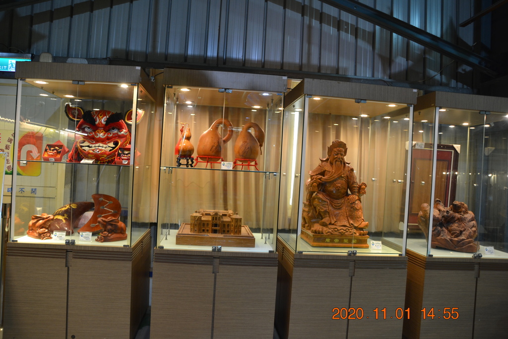 DSC_0323.JPG DSC_0323.JPG
