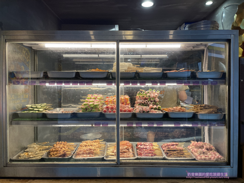 [台北大安區]美味連鎖串烤店，食材新鮮烤功一流-路邊烤肉wi