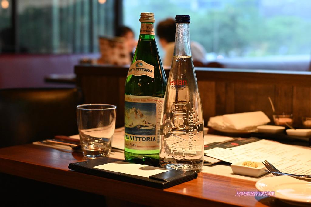 [台北信義區]超完美酥皮湯！牛排餐酒館消夜慶生好去處～艾朋牛