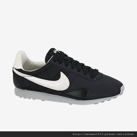 Nike-Pre-Montreal-Racer-Vintage-Womens-Shoe-555258_012_A