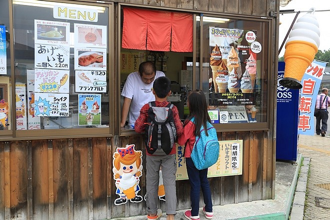 20160718東大沼、大沼公園駅、沼 の家、墨魚冰淇淋、道南四季 の杜公園、八幡阪、函館山纜車站-026.jpg