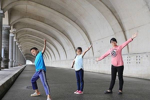 20160728稚内森林公園キャンプ場、稚內公園(エコ足湯、南極観測樺太犬記念碑、氷雪の門)、野寒布岬、漁師の店、北防波堤ドーム、稚内駅、副港市場買稚內鮮乳、道立宗谷公園、宗谷岬、日本最北端の郵便局、浜頓別湖畔キャンプ場-066.jpg