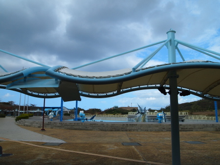 04海生館入口處01_可惜下雨無法近拍