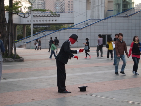 02漢神外頭街頭藝人02