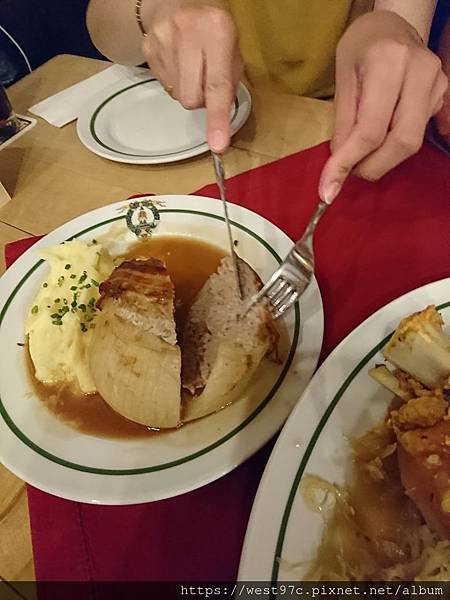 DSC_5584.JPG DSC_5584.JPG