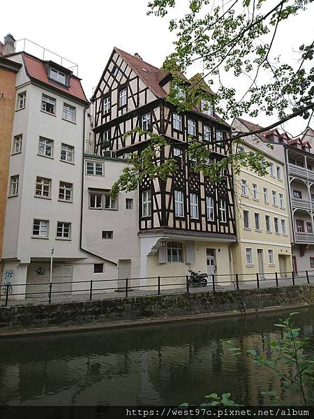 DSC_5601.JPG DSC_5601.JPG