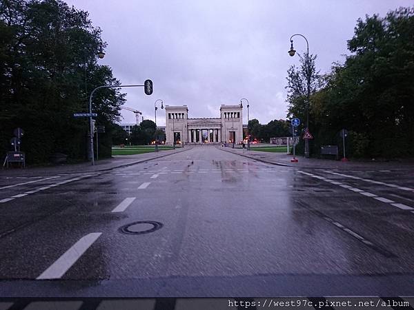 DSC_5813.JPG DSC_5813.JPG