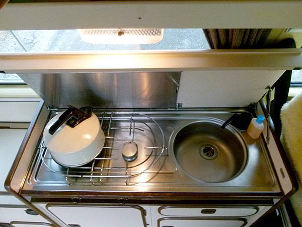 Vanagon-Westfalia-stove-sink.jpg