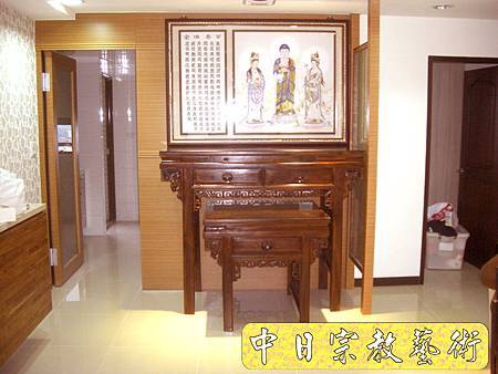 N6103雞翅木仿古雕花神桌 西方三聖 百壽圖佛畫掛聯神明彩聯對.JPG