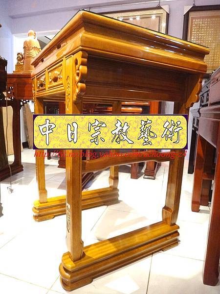 M9617.精雕神桌樣式~柚木元寶佛桌製作 2尺9單上桌.JPG