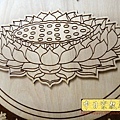 B17606.六尺三佛桌背景設計 心經蓮花佛字雕刻佛聯佛掛佛龕.JPG