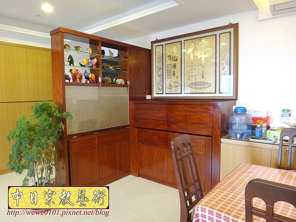 N26215.五尺一櫃式佛堂設計 箱桶型神桌佛桌  木雕金箔佛聯.JPG