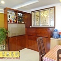 N26215.五尺一櫃式佛堂設計 箱桶型神桌佛桌  木雕金箔佛聯.JPG