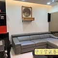 P3503壁掛式神桌製作&實木懸掛式佛桌 &套房壁掛神桌參考範例 8寸8的土地公神像 7寸6祖先牌位.jpg