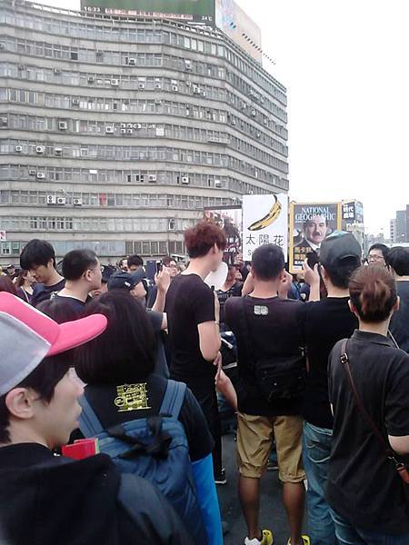 961029_605297656227645_1309199127_n