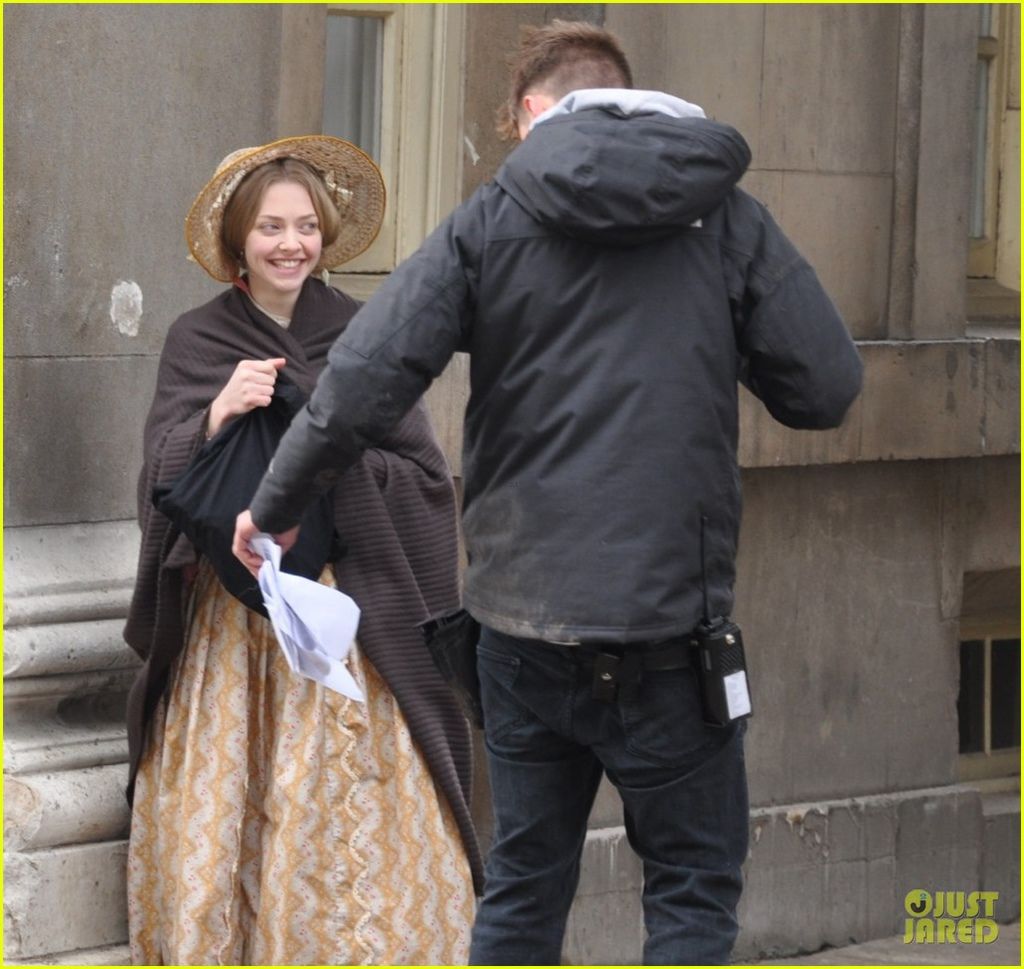 amanda-seyfried-cosette-first-look-01 amanda-seyfried-cosette-first-look-01