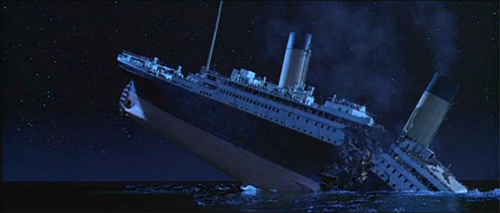 Titanic_breaks_inhalf