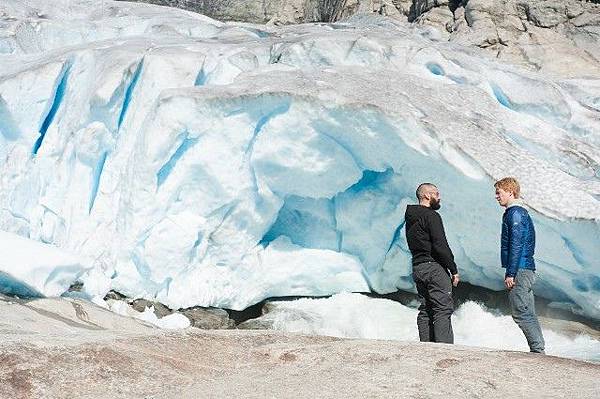 ex-machina-2015-image02