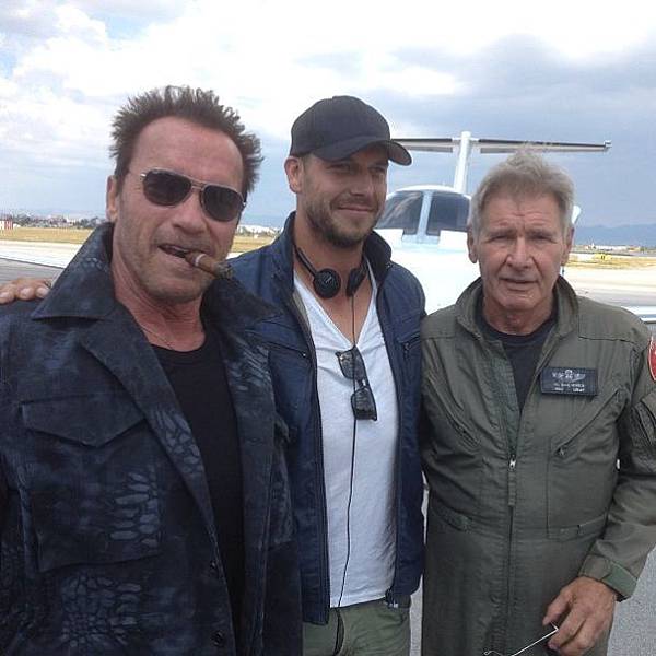 arnold-schwarzenegger-harrison-ford-expendables3-set-610x610