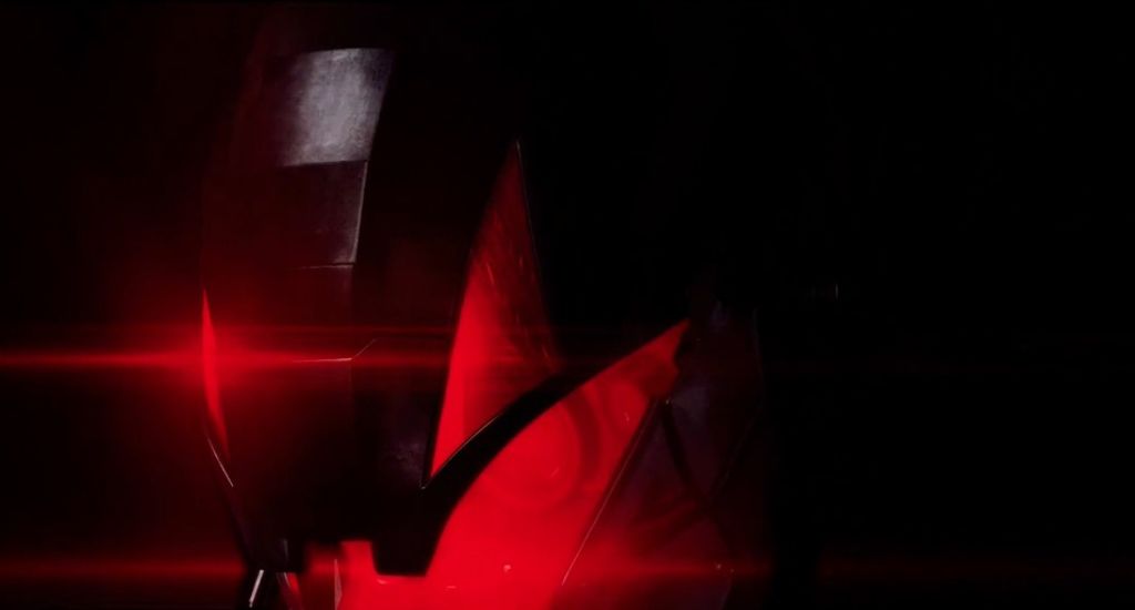 ..AGE-OF-ULTRON(2013年9月25日，Así es el teaser de Avengers Age of Ultron presentado en la SDCC，只差黑寡史塔克倒影)