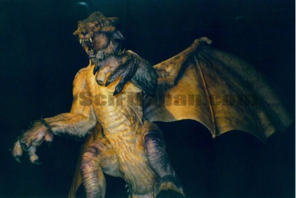 .....C2H8ktFWEAEqiH-(unmade 1994 American Godzilla film)(The Gryphon can modify Probe Bats to collect animals , absorb genetic material from different creatures to build a new body.).jpg