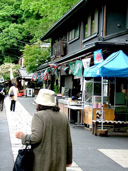 深大寺 街道 超復古賣很多醃製品