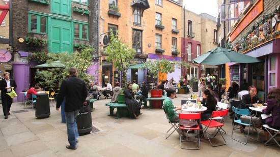 neals_yard_covent_garden_vegetarian_restaurant_2.jpg