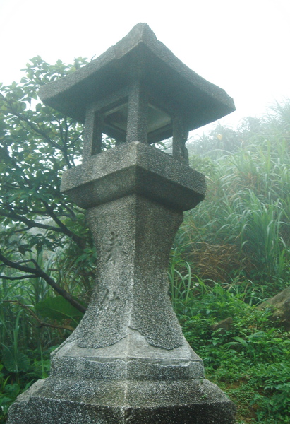 黃金神社-石燈