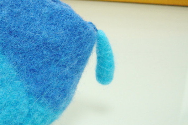 《袋物。彎彎》就由小水滴為發想吧~