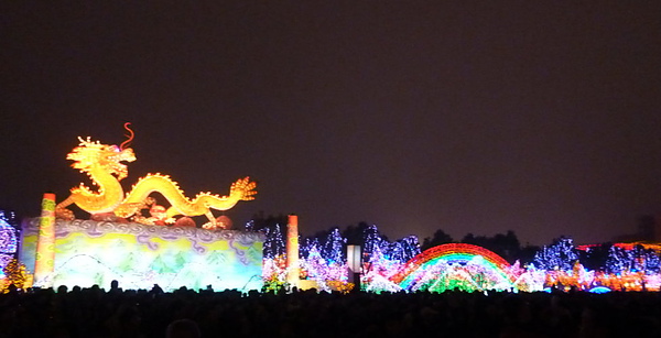 Feb. 28｜燈會。祥龍獻瑞