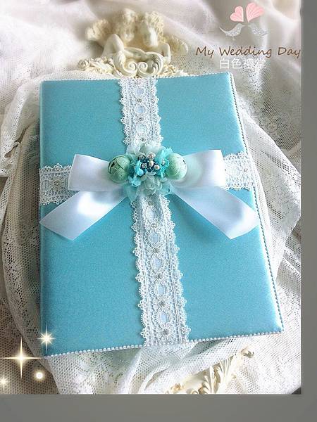 白色禮堂。古董Tiffany