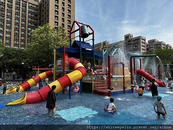 (親子/台灣)台北自來水園區 水鄉庭園_平價、好玩的戲水好選