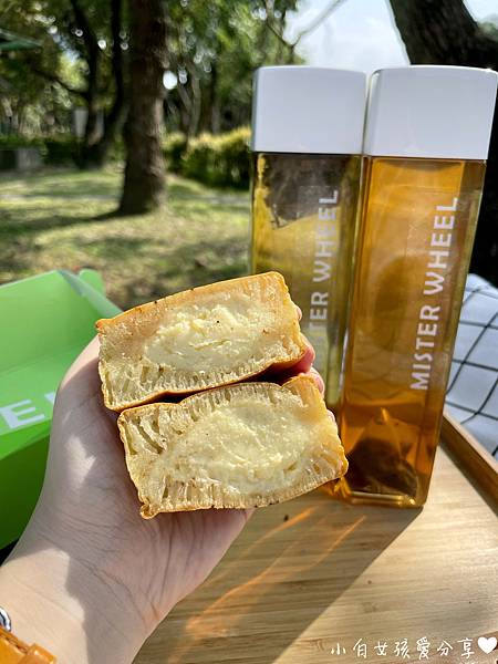 奶油車輪餅.jpg 奶油車輪餅.jpg