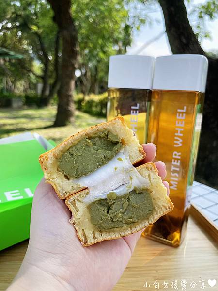 雪白森林紅豆餅.jpg 雪白森林紅豆餅.jpg