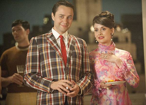 esq-11-mad-men-pete-campbell-episode-1-06712-mdn