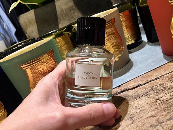 【Cire Trudon 1643】Revolution (革命有故事的男人)1.jpg