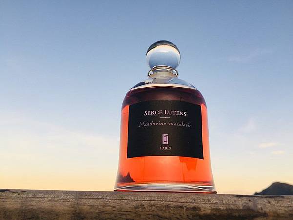 【Serge Lutens】Mandarine Mandarin (中國柑橘)1.jpg